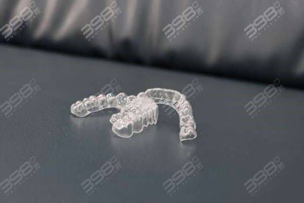 自锁牙套大概多少钱