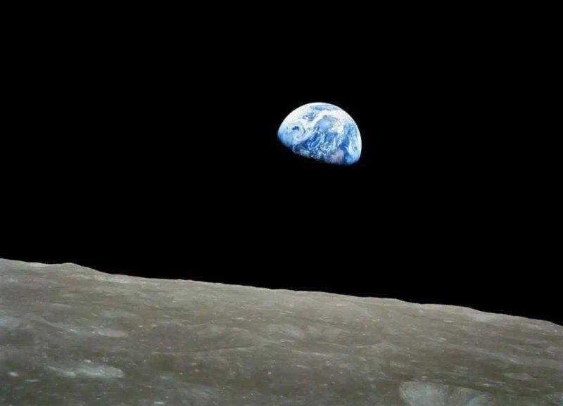 A brief introduction to the earth's moon