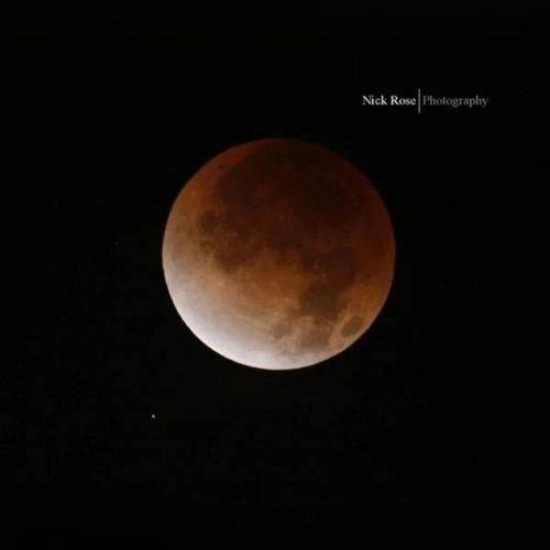 A brief introduction to the earth's moon