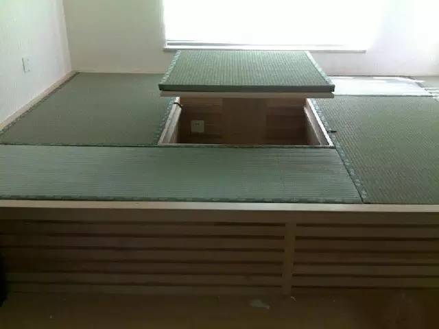 Pictures of maintenance of the rice elevator line