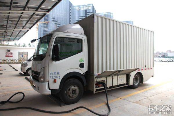 锂离子电池材料脱嵌锂电压的第一原理计算