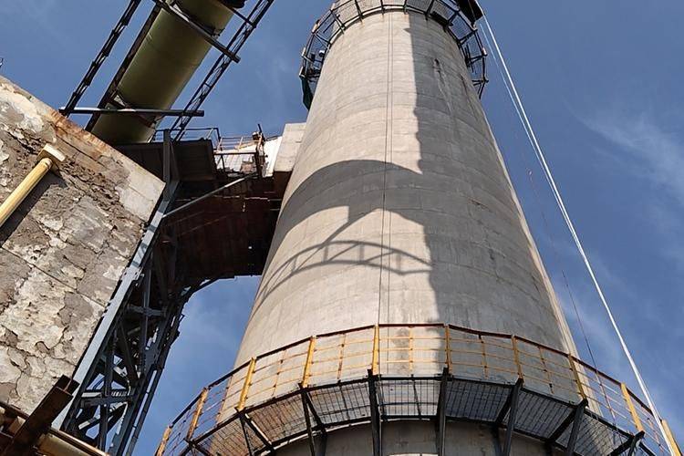 Steel structure reinforced chimney inspection maintenance unit