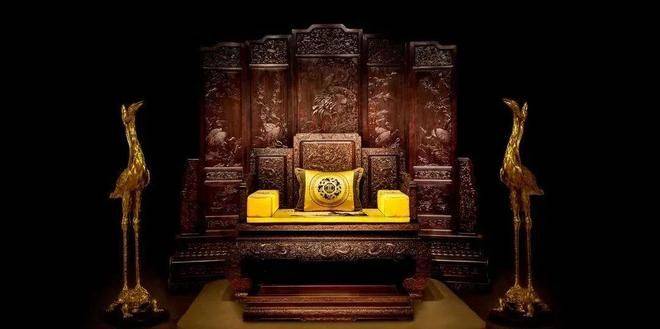 Clear furniture characteristics