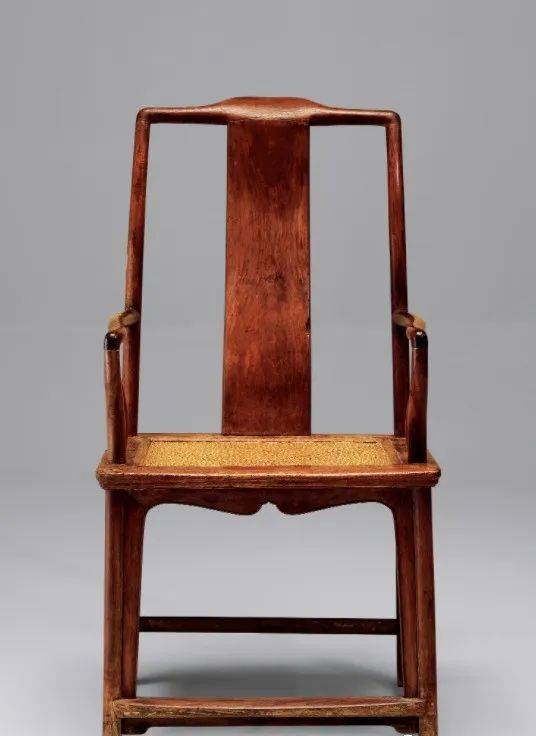 Clear furniture characteristics