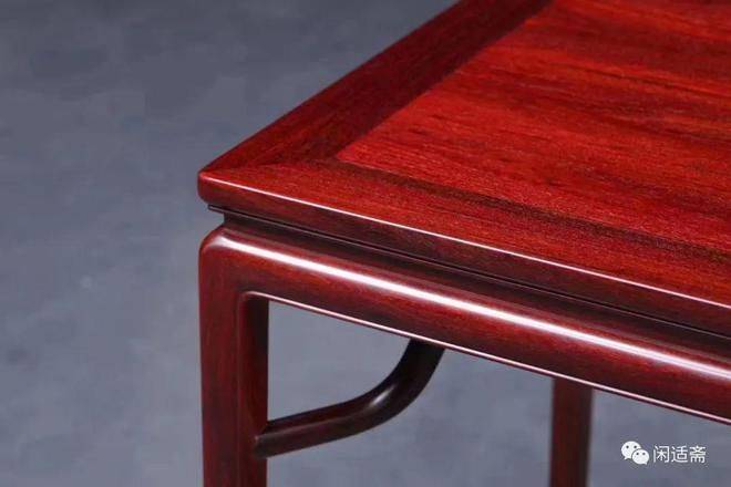 Clear furniture characteristics