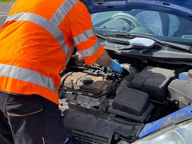 Maintenance of front covers for vehicles