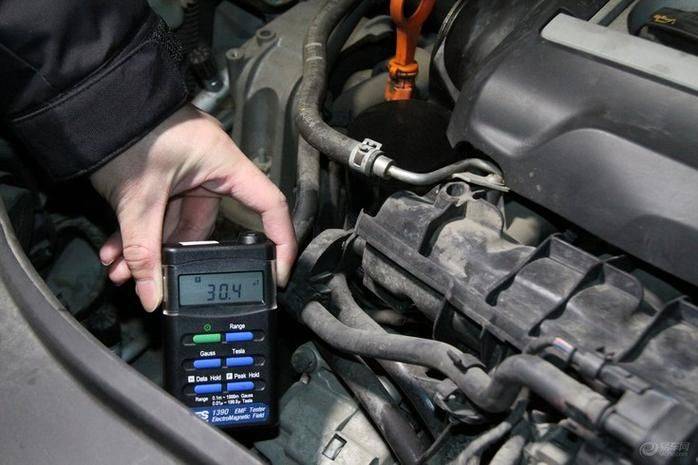 Maintenance of front covers for vehicles