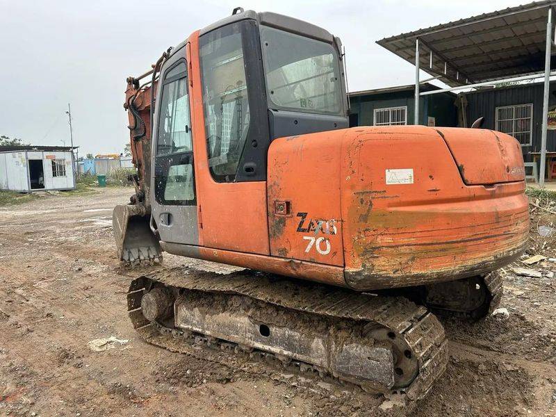 Japanese excavator air conditioner maintenance