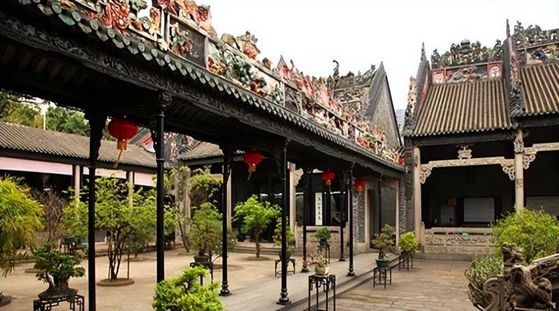 Building features on horseback