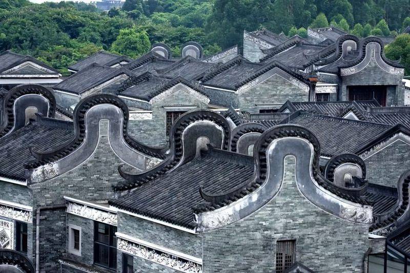 Building features on horseback