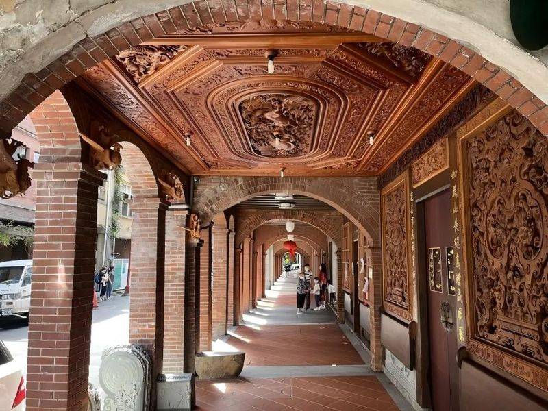 Building features on horseback