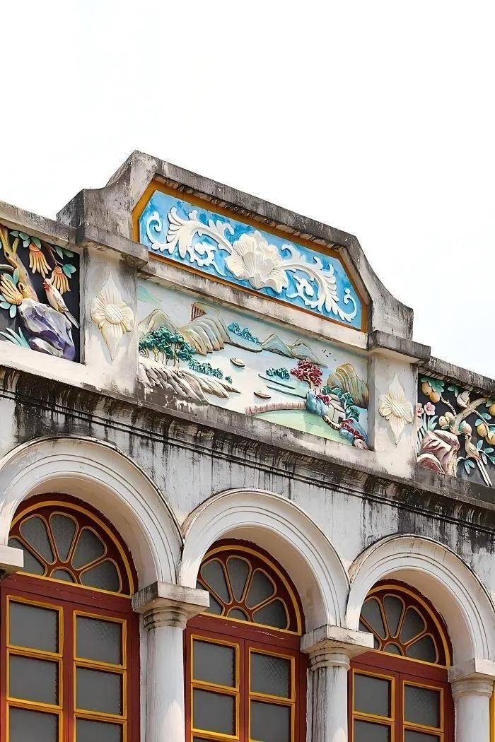 Building features on horseback