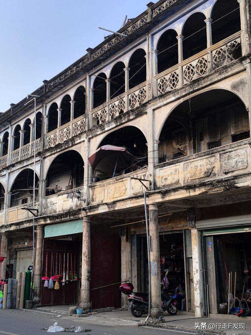 Building features on horseback