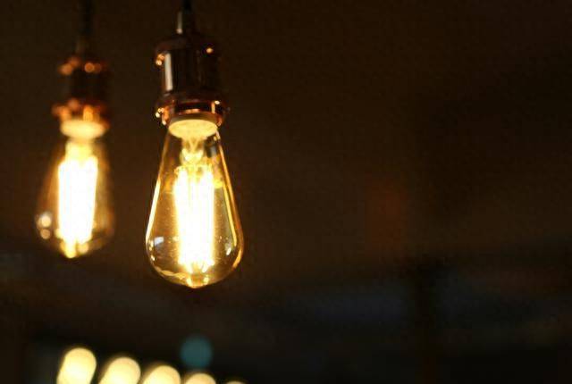 What do you mean, "leed" in the lantern