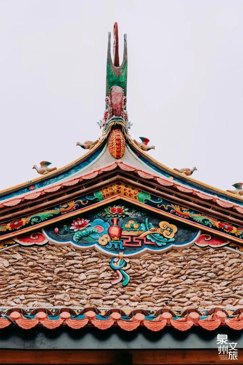 Building features on horseback