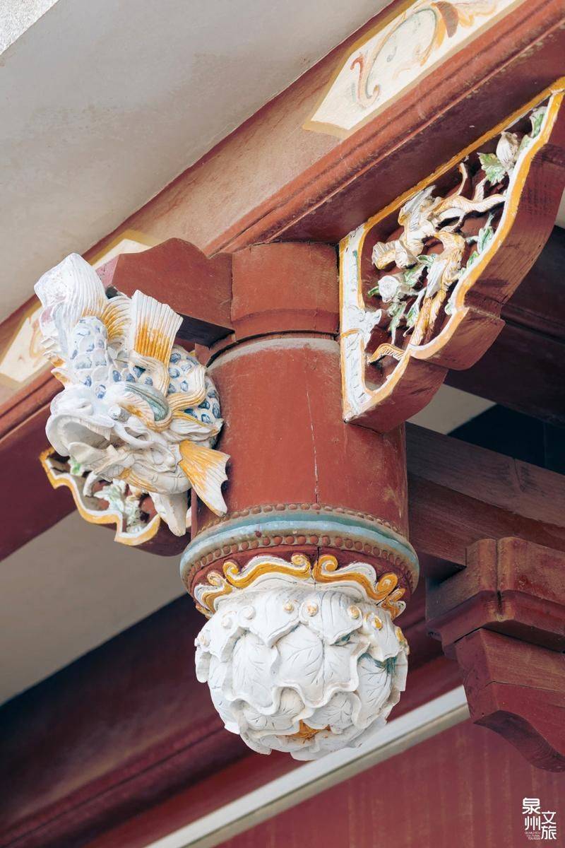 Building features on horseback