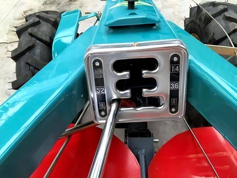 Single-cylinder petrol machine