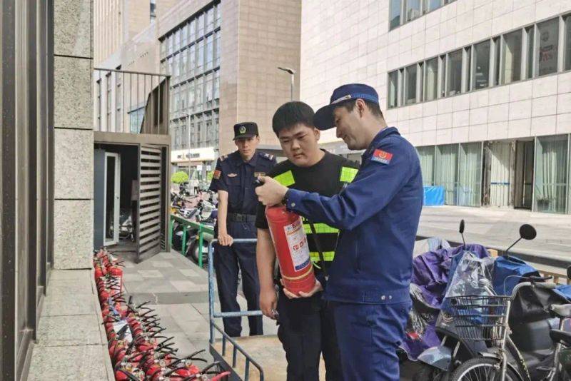 Fire extinguisher maintenance period