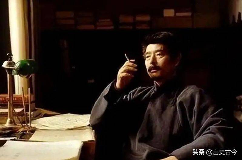 20世纪的两个知识分子：胡适与鲁迅