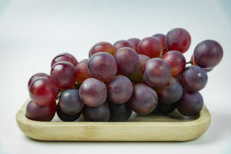The way the giant grapes grow