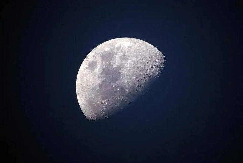 Moon knowledge