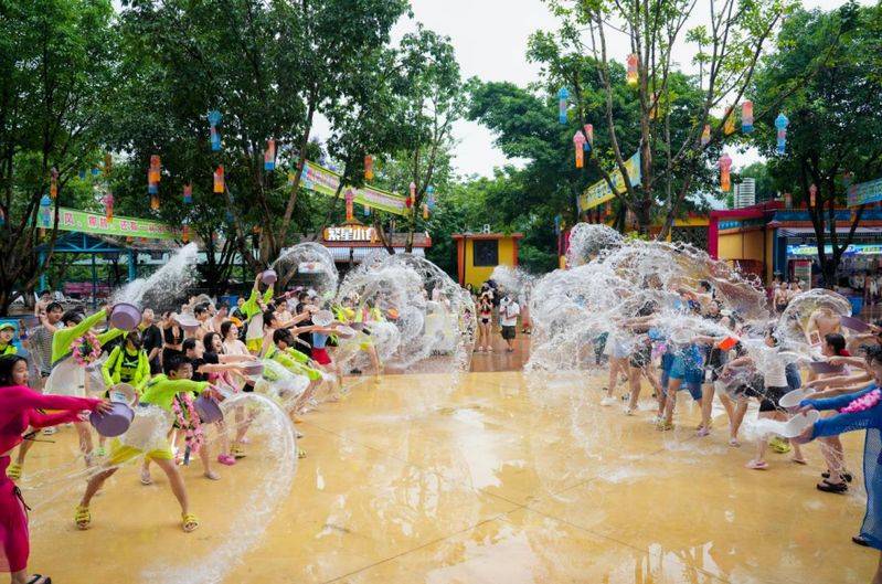 How much is a ticket to the happy valley night fair