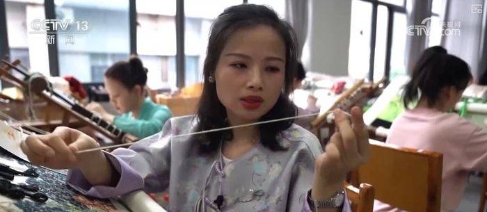 Price of hunan embroidered scarf