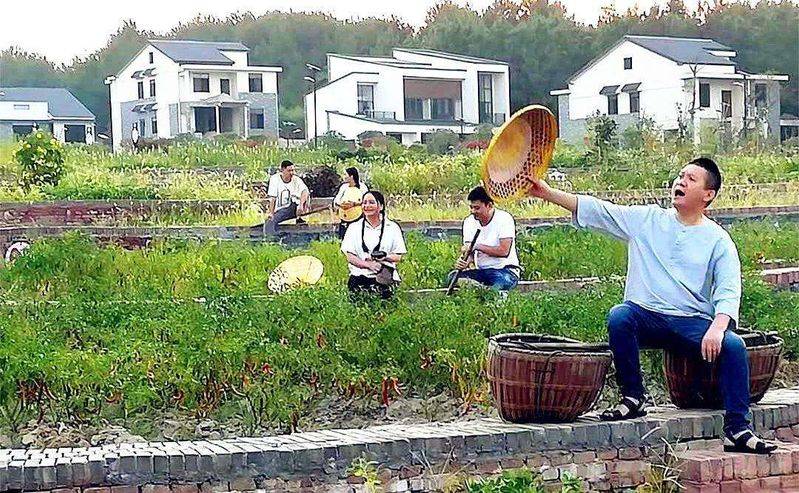 The method of planting mustard