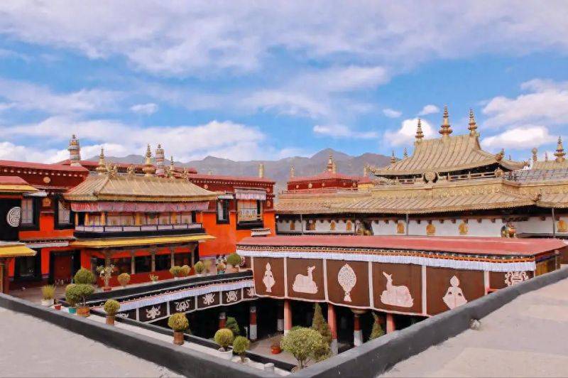 Lhasa travel agency offers and routes