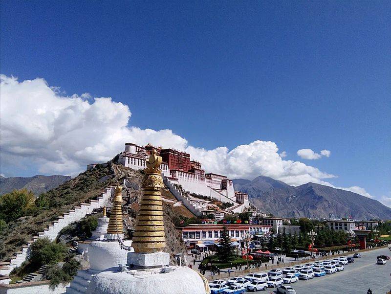 Lhasa travel agency offers and routes