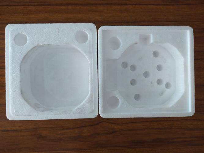 Foam: mechanisms and materials