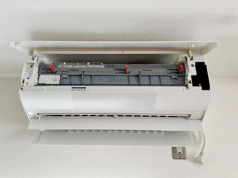 Maintenance of air conditioning at outer high bridges
