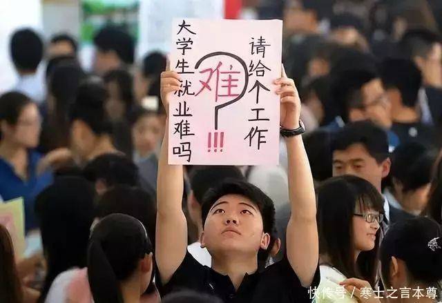 新闻节目主持人特点