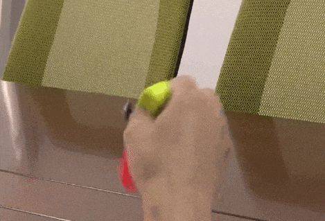 Automatically stretching the spring knife