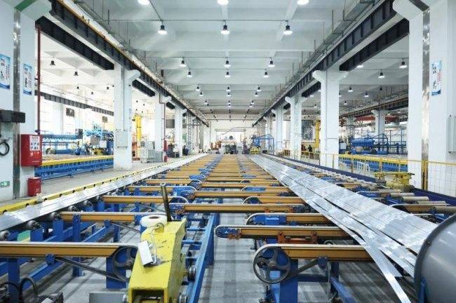 Aluminum squeezing molds
