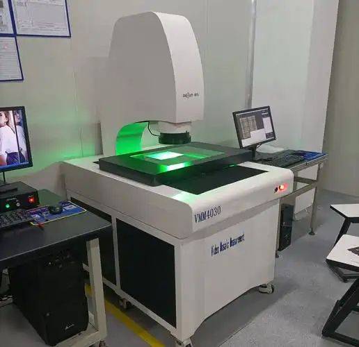 Experimental treatment and analysis of the principles of optical sensors and their applications