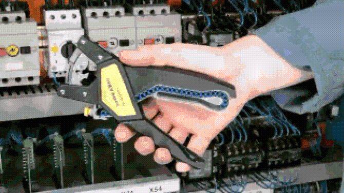 Automatically stretching the spring knife