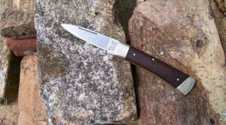 Automatically stretching the spring knife