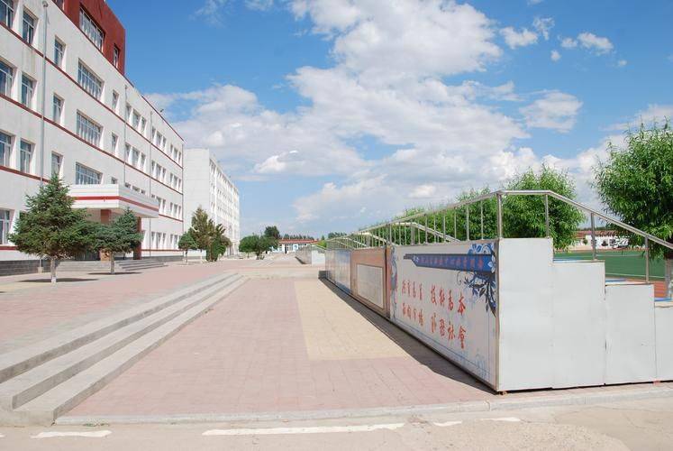 北大青鸟学网络工程师多少钱