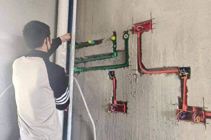 Water tap maintenance pictures