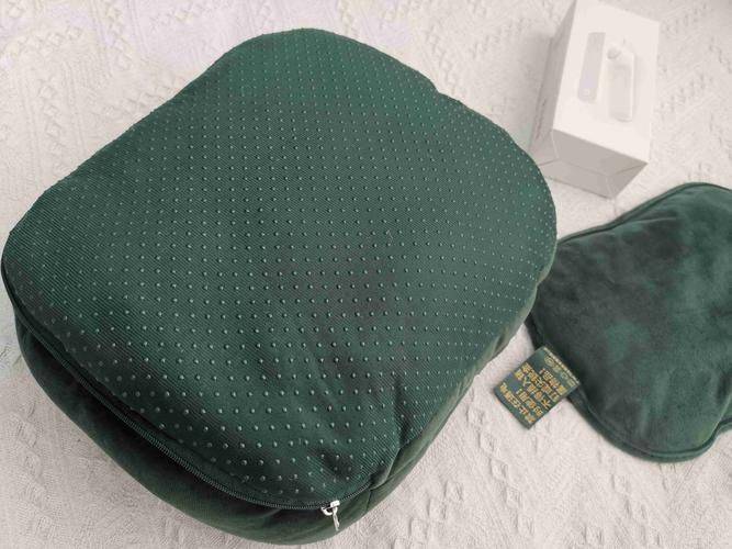 Electro-hot water bag construction