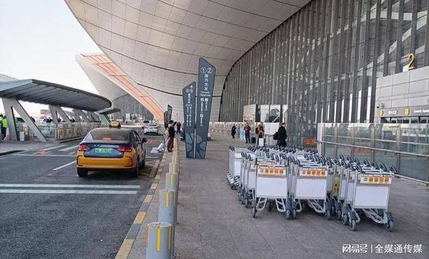 北京南站到首都机场打车多少钱