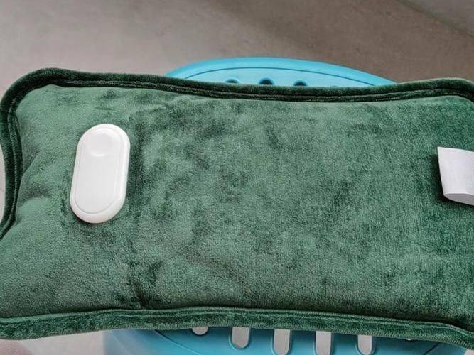 Electro-hot water bag construction