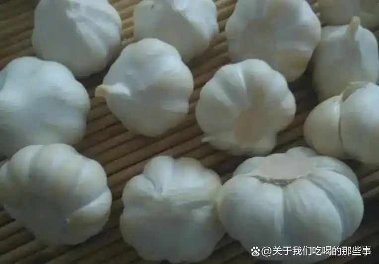 浙江土池腌糖蒜方法