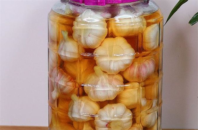 浙江土池腌糖蒜方法