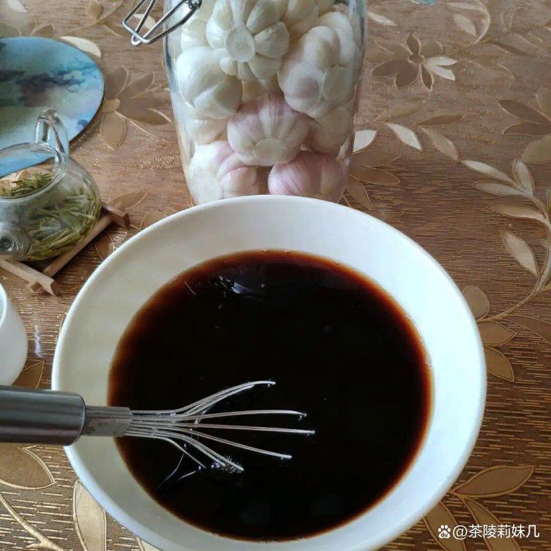 浙江土池腌糖蒜方法