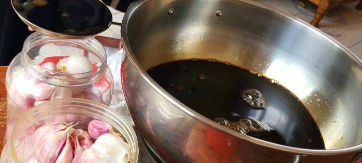 浙江土池腌糖蒜方法