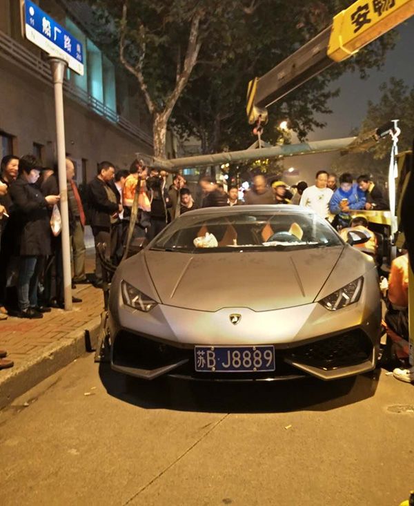 价值七百万兰博基尼涉嫌套牌被查，因交通违法被正牌车主举报