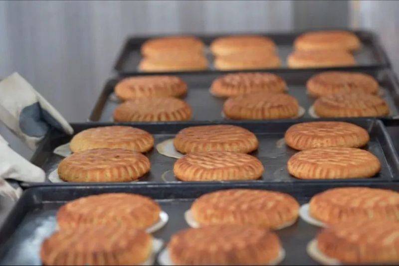 Kyoto moon cakes