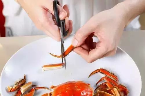 怎么吃螃蟹步骤图